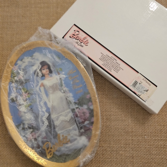 NIB Barbie with Love 1966 Collector's Plate Here Comes the Bride by Enesco - Picture 8 of 13